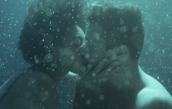 c-summertime-romance-kissing-underwater