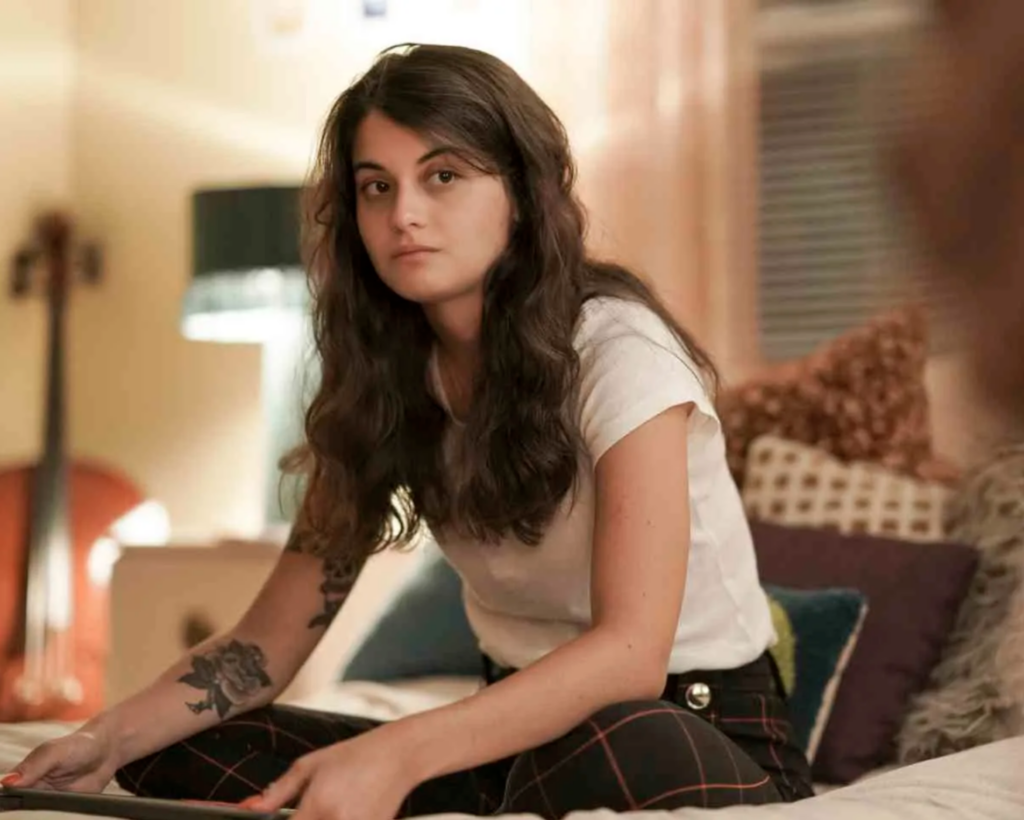 single-drunk-female-sofia-black-delia