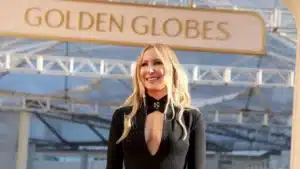 Golden Globes 2025 NIkki Glaser on CBS and Paramount+