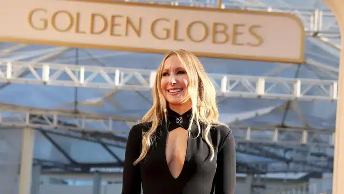 Golden Globes 2025 NIkki Glaser on CBS and Paramount+